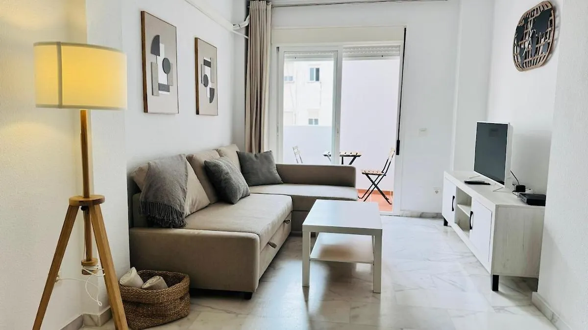 Room City Estepona Los Aticos