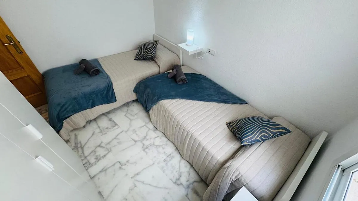 Room City Estepona Los Aticos Spanyolország