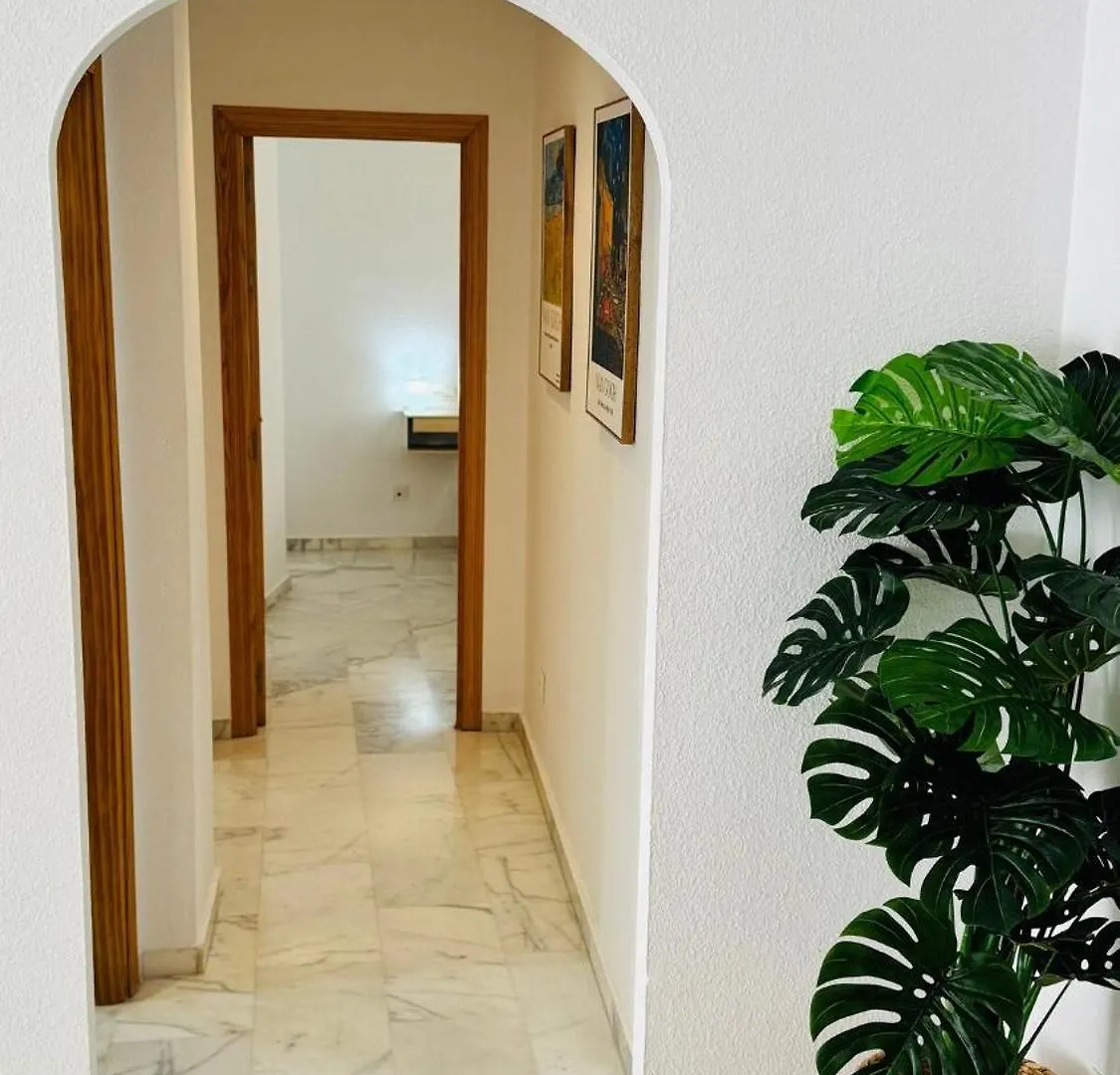 Room City Estepona Los Aticos
